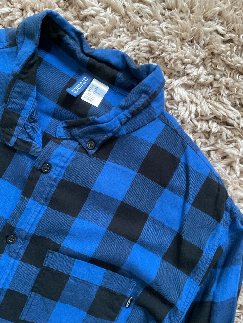 H&M Men’s Blue and Black Plaid Button-Down Shirt
